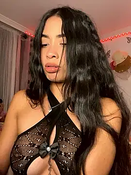 lina pink online show from December 4, 2024, 11:41 pm