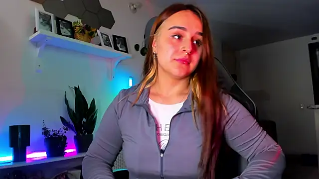 Snapshot of evy_orange1 chatting on March 26, 2026, 1:04 am evy orange1 online show from March 26, 2026, 1:04 am