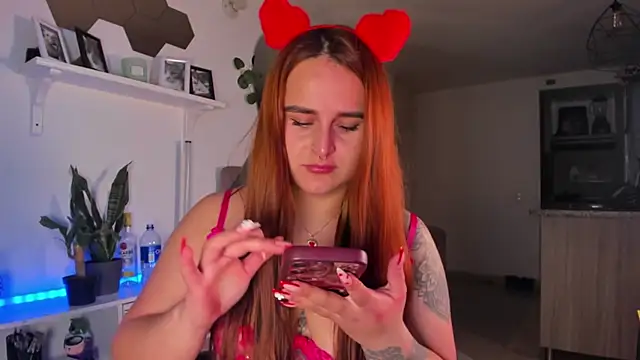 evy orange1 online show from February 15, 2026, 3:40 am