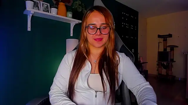 Snapshot of evy_orange1 chatting on July 2, 2026, 3:07 am evy orange1 online show from July 2, 2026, 3:07 am