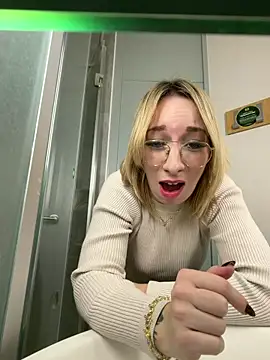 Snapshot of Giuliana_baby chatting on February 6, 2026, 8:49 pm Giuliana baby online show from February 6, 2026, 8:49 pm