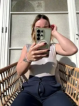 Snapshot of Giuliana_baby chatting on February 19, 2026, 9:39 am Giuliana baby online show from February 19, 2026, 9:39 am