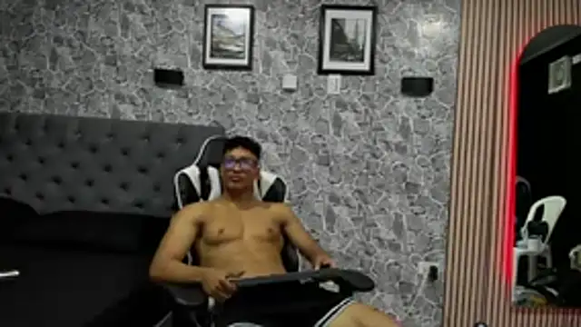 Snapshot of chriss_jones1 chatting on March 21, 2026, 9:03 am chriss jones1 online show from March 21, 2026, 9:03 am