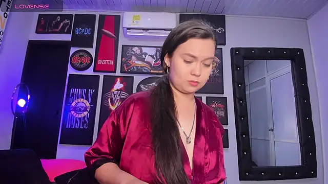 Snapshot of MADISSONLOVE_ chatting on March 15, 2025, 12:13 pm MADISSONLOVE online show from March 15, 2025, 12:13 pm