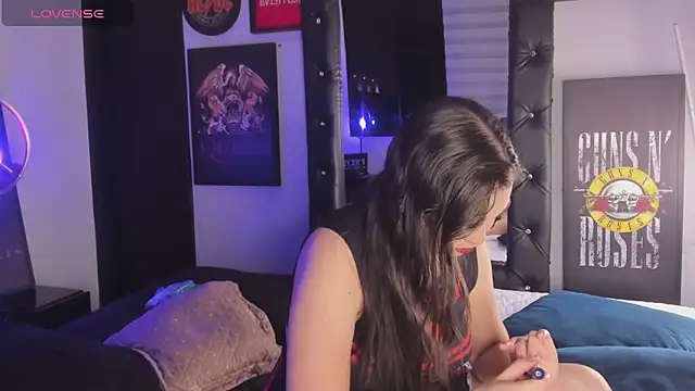 MADISSONLOVE  online show from May 17, 2026, 2:44 am