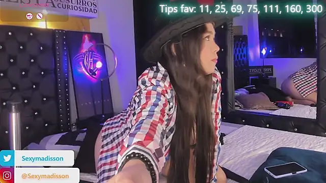 MADISSONLOVE  online show from May 21, 2026, 3:04 am