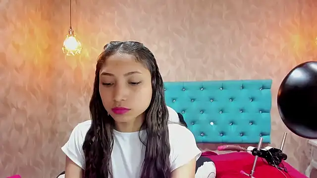 MadelineDoll online show from March 8, 2026, 5:11 am