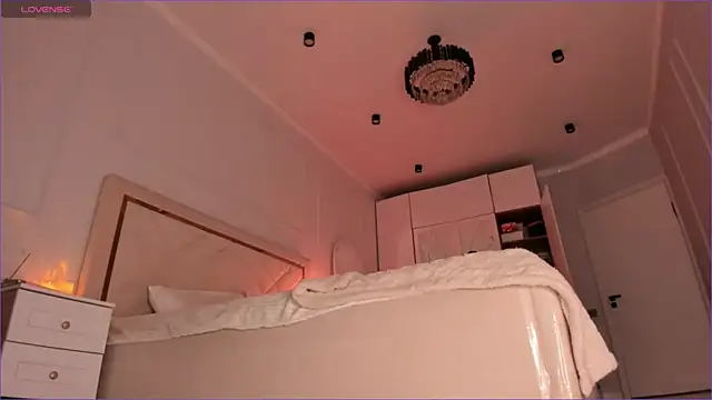 stellagracee online show from April 5, 2026, 3:19 pm