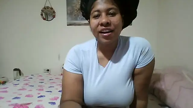 Snapshot of Ivon-09 chatting on May 25, 2026, 12:04 pm Ivon-09 online show from May 25, 2026, 12:04 pm