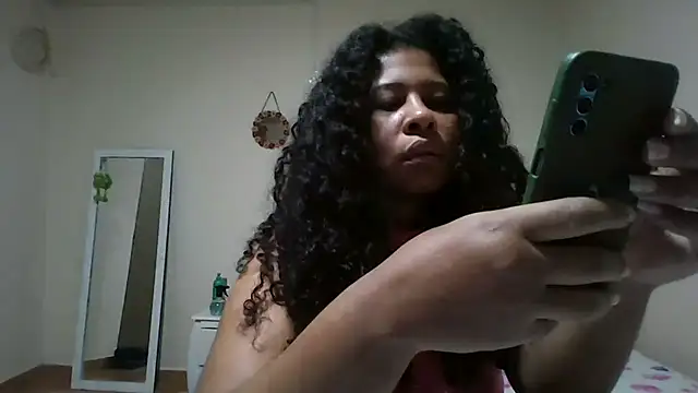 Snapshot of Ivon-09 chatting on May 17, 2026, 11:54 am Ivon-09 online show from May 17, 2026, 11:54 am
