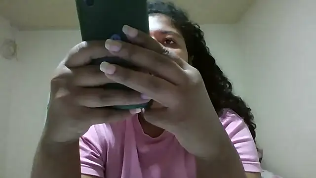 Snapshot of Ivon-09 chatting on May 15, 2026, 12:14 pm Ivon-09 online show from May 15, 2026, 12:14 pm