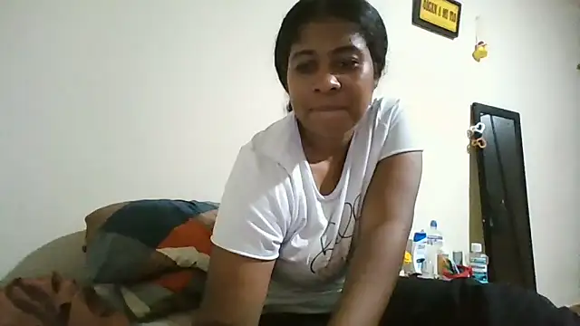 Ivon-09 online show from April 1, 2026, 1:08 am