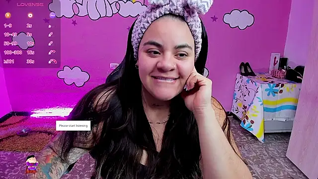 Snapshot of Sharon_hils chatting on February 2, 2026, 8:30 pm Sharon hils online show from February 2, 2026, 8:30 pm