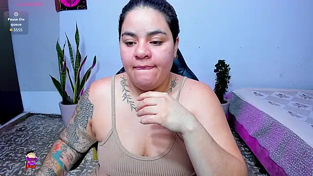 Snapshot of Sharon_hils chatting on May 7, 2026, 3:59 pm Sharon hils online show from May 7, 2026, 3:59 pm