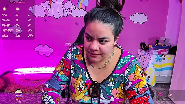 Snapshot of Sharon_hils chatting on February 13, 2026, 1:11 pm Sharon hils online show from February 13, 2026, 1:11 pm