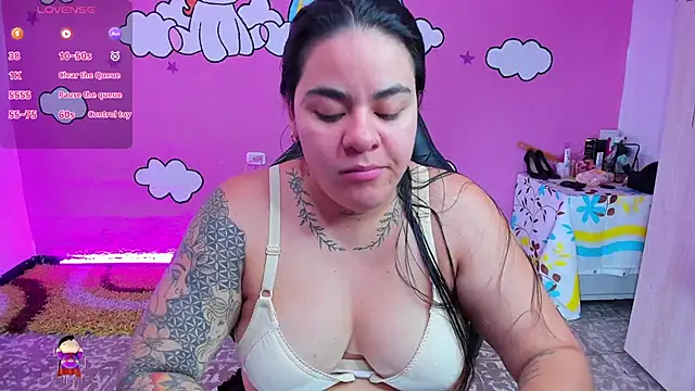 Snapshot of Sharon_hils chatting on February 16, 2026, 5:55 pm Sharon hils online show from February 16, 2026, 5:55 pm