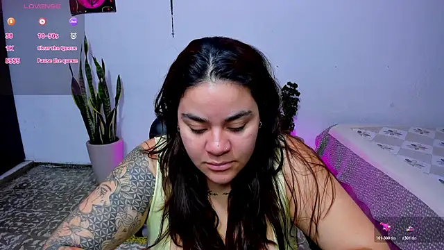 Snapshot of Sharon_hils chatting on May 19, 2026, 2:46 pm Sharon hils online show from May 19, 2026, 2:46 pm