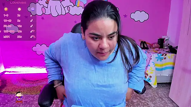 Snapshot of Sharon_hils chatting on February 17, 2026, 2:47 pm Sharon hils online show from February 17, 2026, 2:47 pm