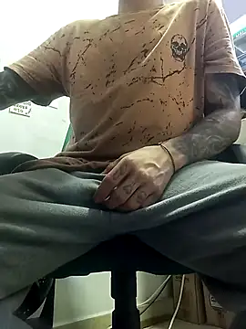 Snapshot of HornetBigDickonYou chatting on October 11, 2025, 2:29 pm HornetBigDickonYou online show from October 11, 2025, 2:29 pm