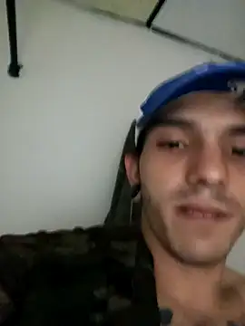 Snapshot of HornetBigDickonYou chatting on January 29, 2025, 12:22 am HornetBigDickonYou online show from January 29, 2025, 12:22 am