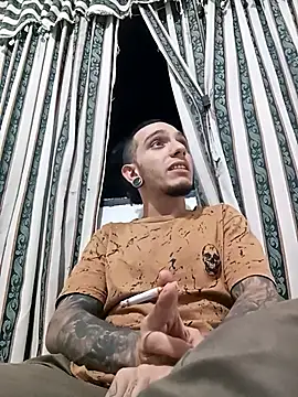 Snapshot of HornetBigDickonYou chatting on March 13, 2025, 4:16 am HornetBigDickonYou online show from March 13, 2025, 4:16 am