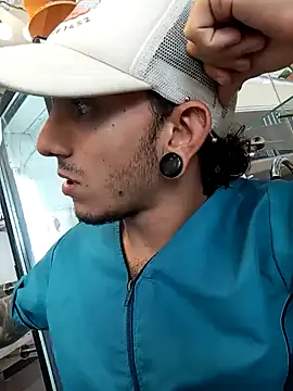 Snapshot of HornetBigDickonYou chatting on December 5, 2024, 8:06 pm HornetBigDickonYou online show from December 5, 2024, 8:06 pm