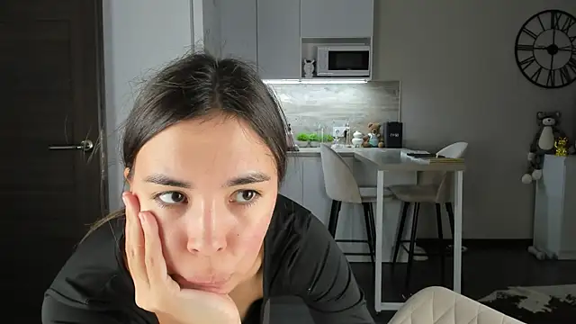 Snapshot of nilliluv chatting on March 18, 2026, 11:48 pm nilliluv online show from March 18, 2026, 11:48 pm