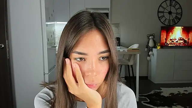 nilliluv online show from September 24, 2025, 4:13 pm