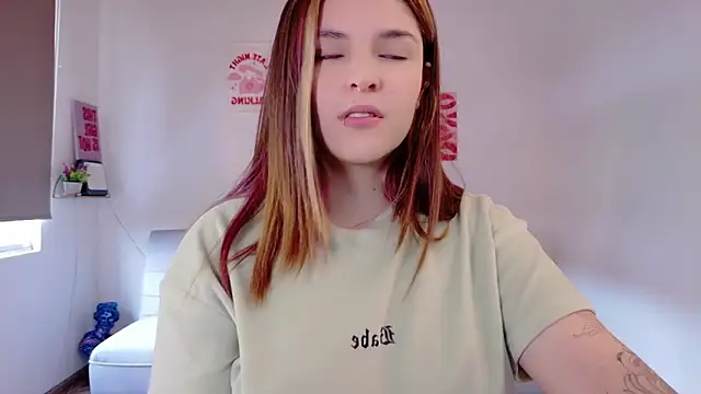Snapshot of Mariangeel chatting on October 15, 2025, 3:20 pm Mariangeel online show from October 15, 2025, 3:20 pm