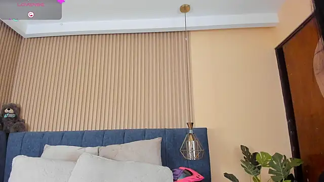 kathecute   online show from September 9, 2025, 1:38 am