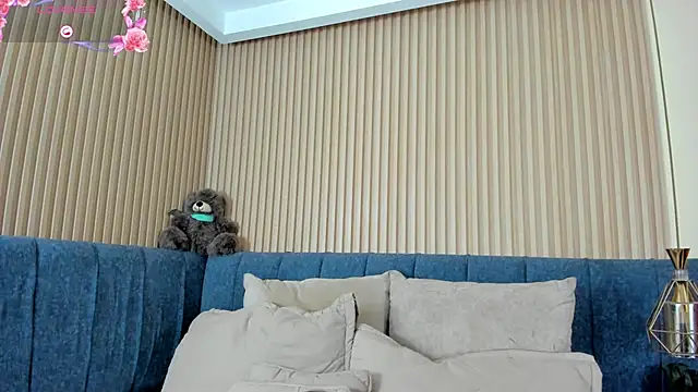 Snapshot of kathecute__ chatting on April 15, 2026, 1:44 am kathecute online show from April 15, 2026, 1:44 am