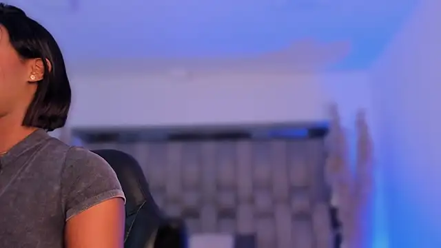 ChaynnaCooper online show from November 25, 2025, 4:13 am