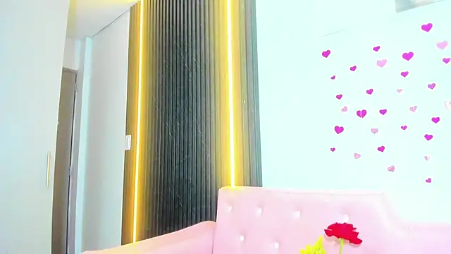 Julieta turner  online show from March 8, 2025, 8:14 pm