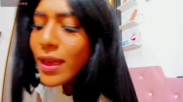 Julieta turner  online show from February 13, 2025, 8:03 pm