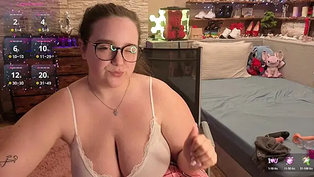 Snapshot of Kimberly-Caprice chatting on April 17, 2026, 6:33 pm Kimberly-Caprice online show from April 17, 2026, 6:33 pm