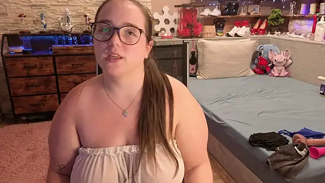 Snapshot of Kimberly-Caprice chatting on May 10, 2026, 6:21 pm Kimberly-Caprice online show from May 10, 2026, 6:21 pm