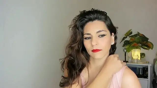 Snapshot of Chanel_shaw chatting on September 29, 2025, 6:13 pm Chanel shaw online show from September 29, 2025, 6:13 pm