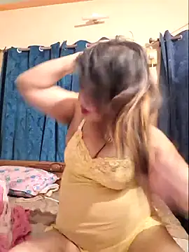 Snapshot of Hot_Queen77 chatting on December 6, 2024, 5:49 pm Hot Queen77 online show from December 6, 2024, 5:49 pm