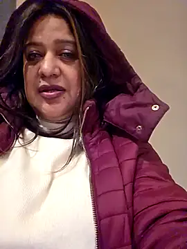 Hot Queen77 online show from December 22, 2025, 8:42 pm