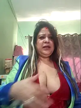 Snapshot of Hot_Queen77 chatting on December 18, 2024, 7:04 am Hot Queen77 online show from December 18, 2024, 7:04 am