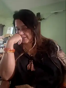 Snapshot of Hot_Queen77 chatting on February 8, 2025, 10:18 am Hot Queen77 online show from February 8, 2025, 10:18 am