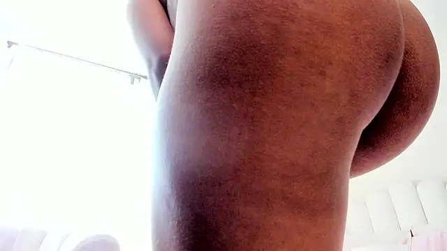 evely coelloo online show from October 14, 2025, 5:35 pm