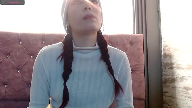  yuyi online show from February 6, 2026, 12:23 pm