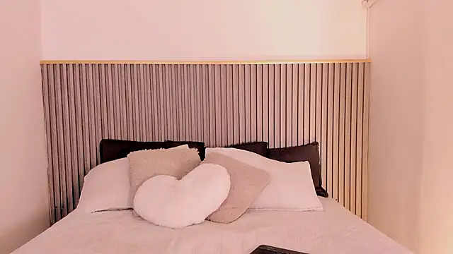 Snapshot of Isa_Little_Star chatting on March 25, 2026, 4:01 am Isa Little Star online show from March 25, 2026, 4:01 am