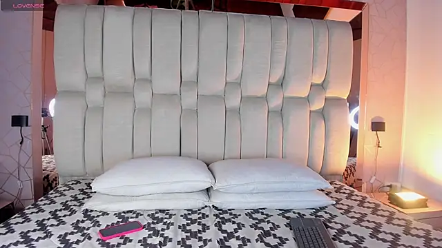 Snapshot of Isa_Little_Star chatting on March 31, 2026, 3:30 am Isa Little Star online show from March 31, 2026, 3:30 am