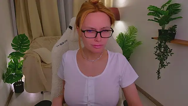 Love Call online show from May 6, 2026, 2:37 am