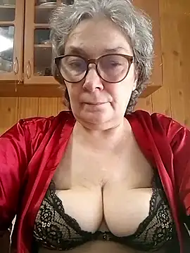 IrinaSweet54 online show from May 21, 2026, 8:12 am