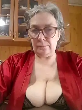 IrinaSweet54 online show from May 6, 2026, 7:01 am