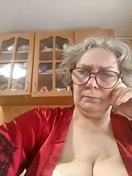 IrinaSweet54 online show from May 16, 2026, 7:29 am