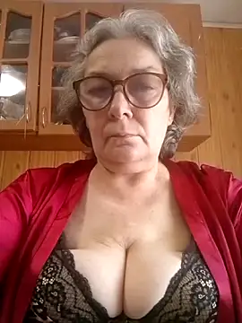 IrinaSweet54 online show from May 26, 2026, 8:01 am